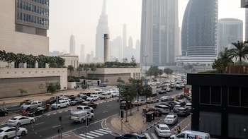 Dubai's Bankers, Traders Return To City Contending With War