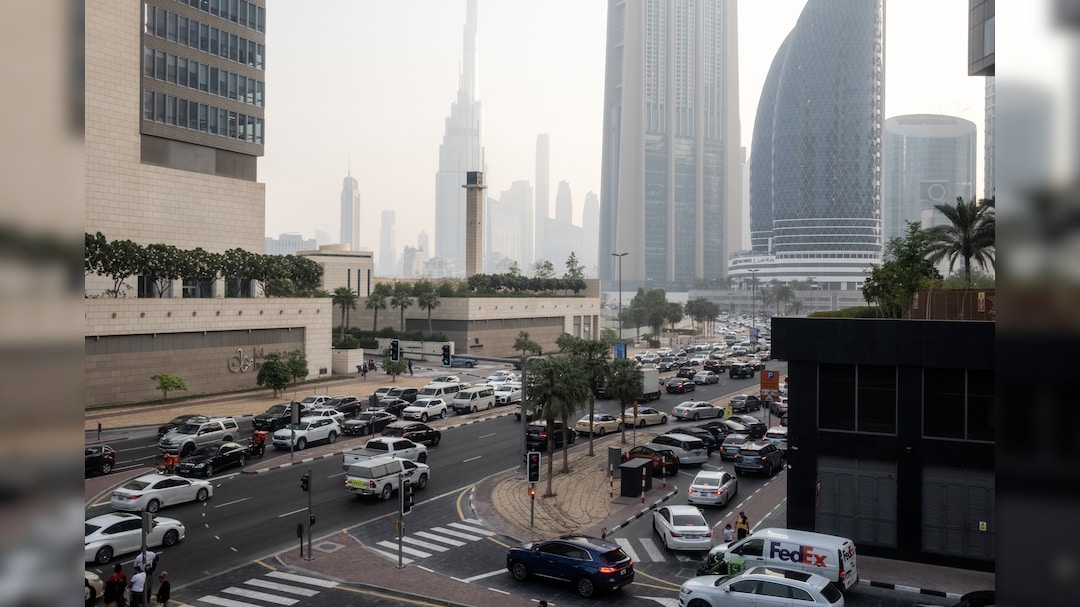 Dubai's Bankers, Traders Return To City Contending With War