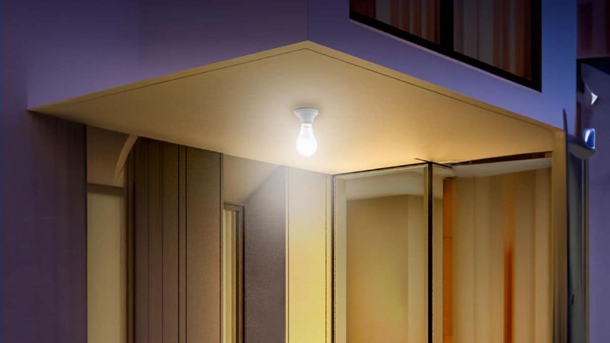 Implement simple household changes and use energy-efficient appliances to reduce your monthly power bills. Implement simple household changes and use energy-efficient appliances to reduce your monthly power bills.