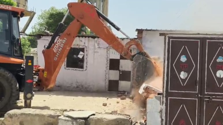 जयपुर में हिस्ट्रीशीटरों की अवैध संपत्तियों पर चलेगा बुलडोजर,  पुलिस विभाग तैयार कर रहा लिस्ट