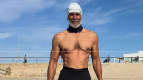 Milind Soman: 60 व्या वर्षी समुद्राला नमवलं! मिलिंद सोमणच्या 'सुपर फिट' राहण्याचं गुपित उघड !