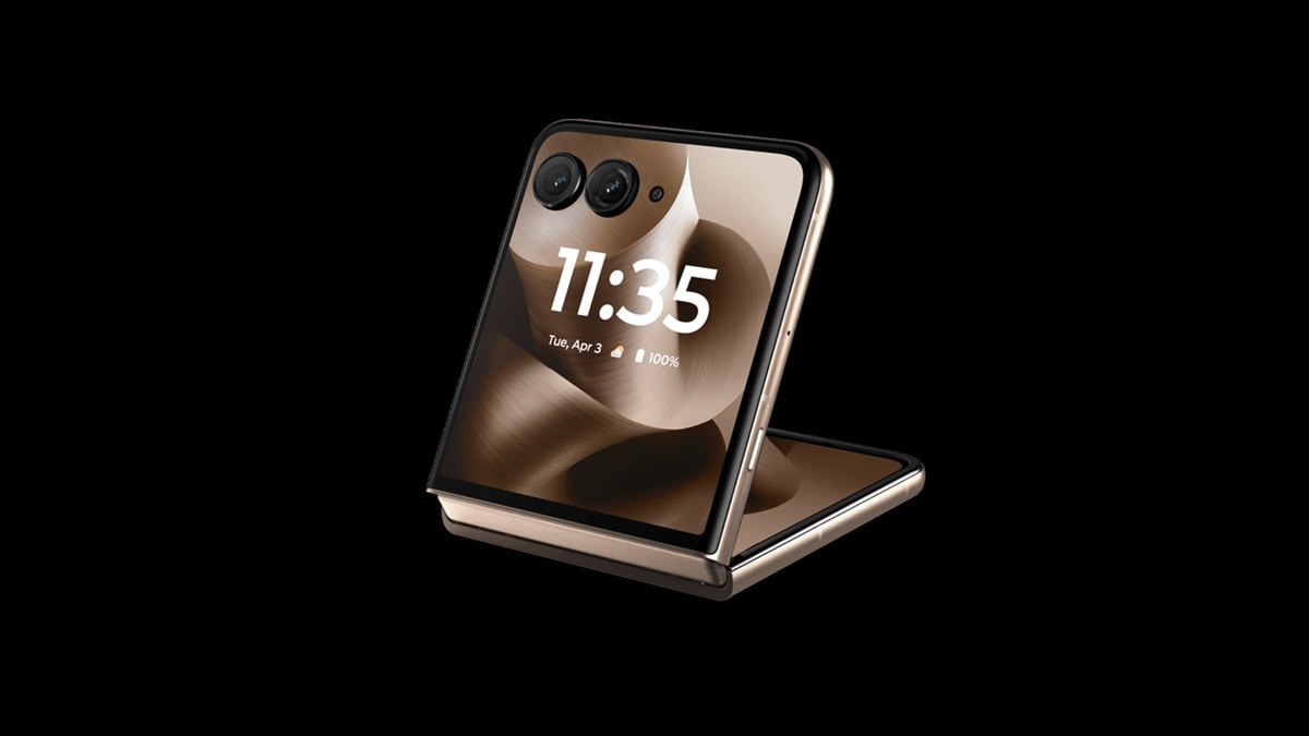 30 हजार रुपये सस्ता मिल रहा Motorola का तीन 50MP कैमरा वाला फ्लिप स्मार्टफोन