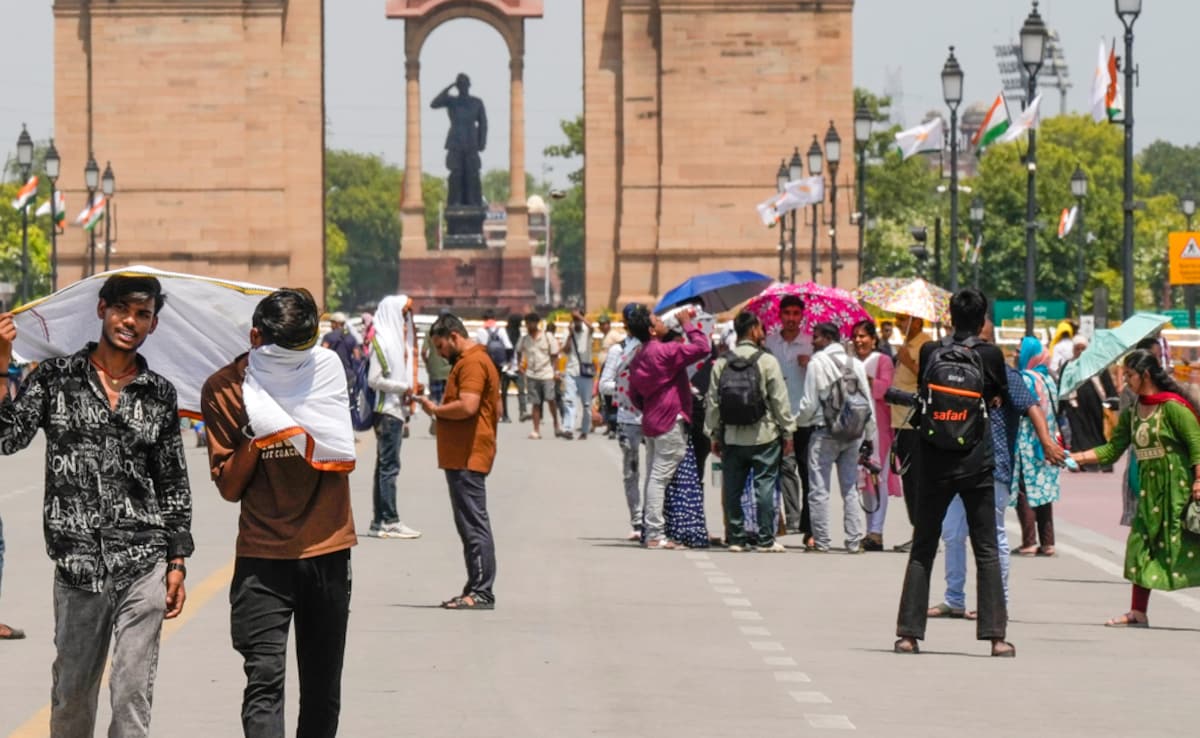 'भट्टी' में तप रहे उत्तर भारत के लिए बुरी खबर, अभी और सताएगी गर्मी, IMD ने जारी कर दिया बड़ा अलर्ट — WellsTrack