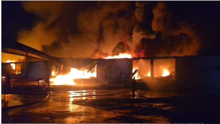 Jabalpur Fire:&nbsp;यूनिटी वेयरहाउस पार्क में भीषण आग, 15 दमकल की गाड़ियां मौके पर, रिलायंस फ्रेश-ब्रिटानिया वेयरहाउस चपेट में