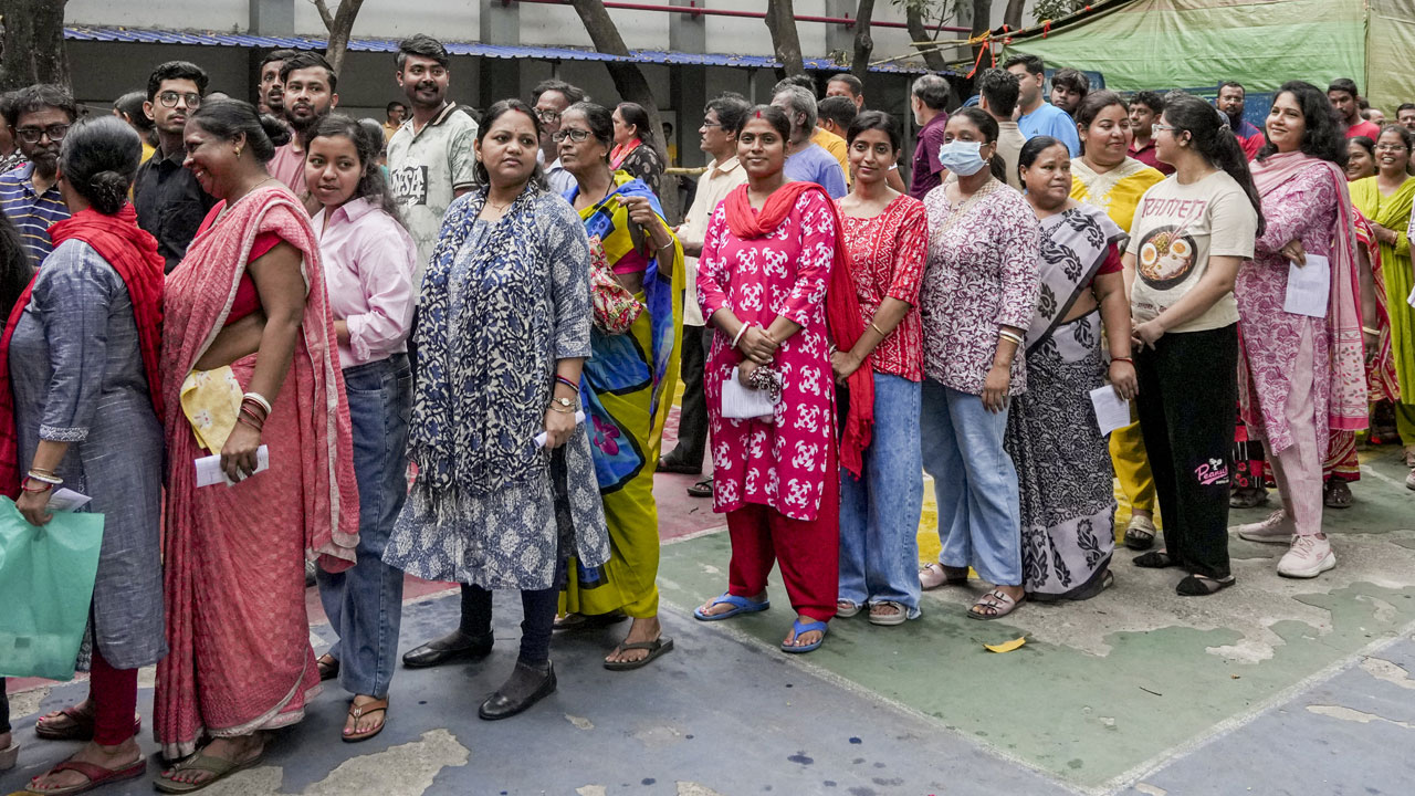 Heat, Security, Queues: Bengal Holds Repolling At 15 Booths After Complaints