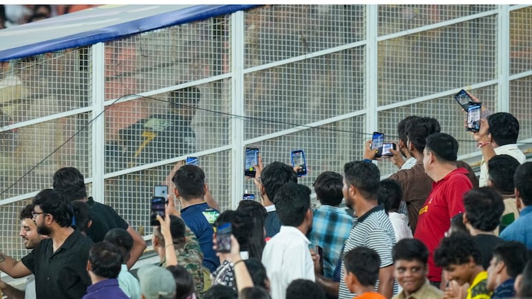 IPL मैच के दौरान क्राउड मैनेजमेंट की नौकरी कैसे मिलती है? जानें एक दिन का कितना मिलता है पैसा