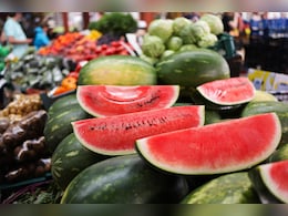 Watermelon Safety Tips: कहीं आप भी तो नहीं खा रहे केमिकल वाला तरबूज? खरीदने से पहले जरूर करें ये आसान जांच