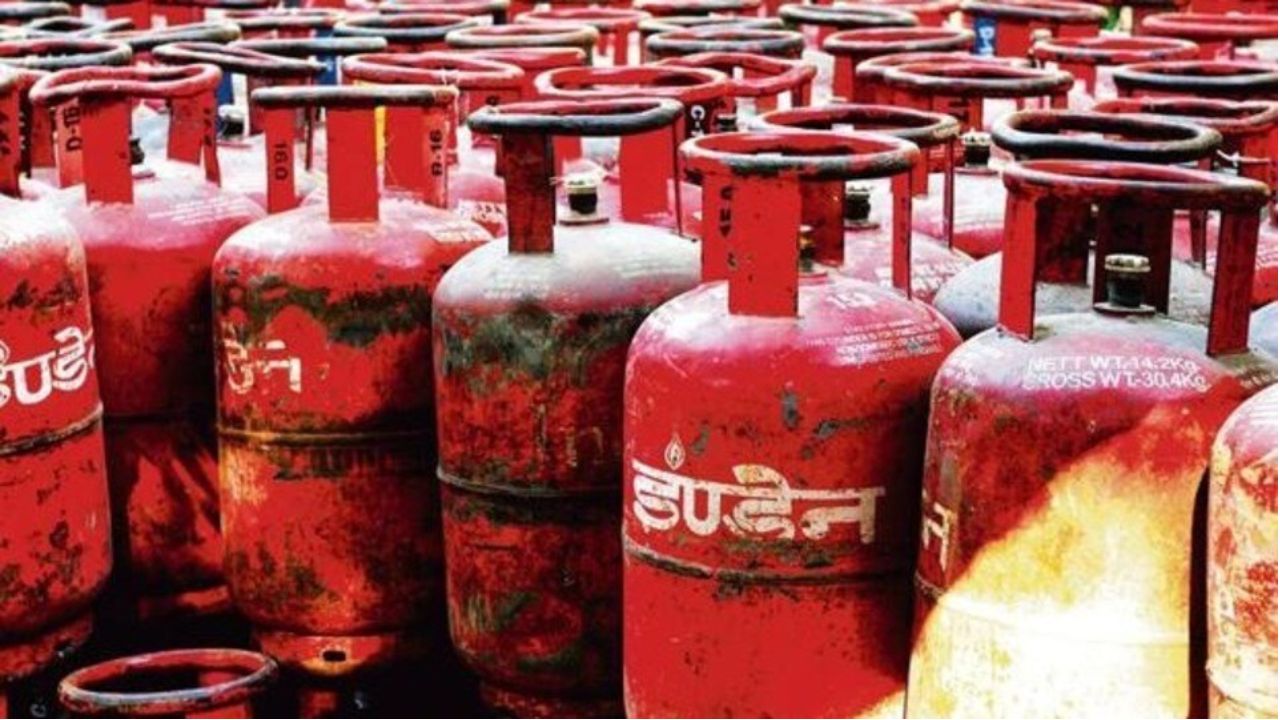 LPG Price Hike: रसोई गैस हुई महंगी! जानें आपके शहर में क्या है LPG सिलेंडर का नया रेट
