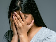 आपको पता भी नहीं चलता और इन आदतों से खत्‍म हो जाता है कॉन्‍फ‍िडेंस