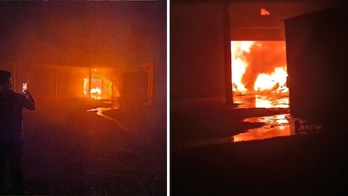 Baloda Bazaar Fire: लवन बायपास स्थित ट्रांसपोर्ट गोदाम में लगी भीषण आग, लाखों का सामान जलकर खाक