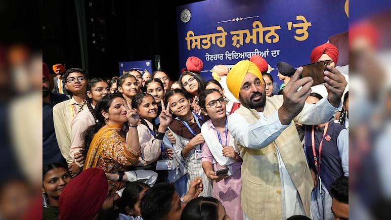 सरकारी स्कूल अंतिम विकल्प से पहली पसंद बना: शिक्षा मंत्री हरजोत बैंस