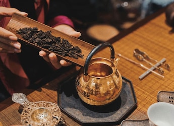 International Tea Day: Where And How Tea Was Discovered 5000 Years Ago