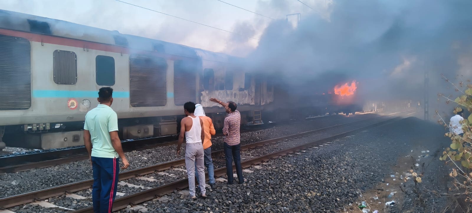 Trivandrum-Delhi Rajdhani Express Two coaches Fire