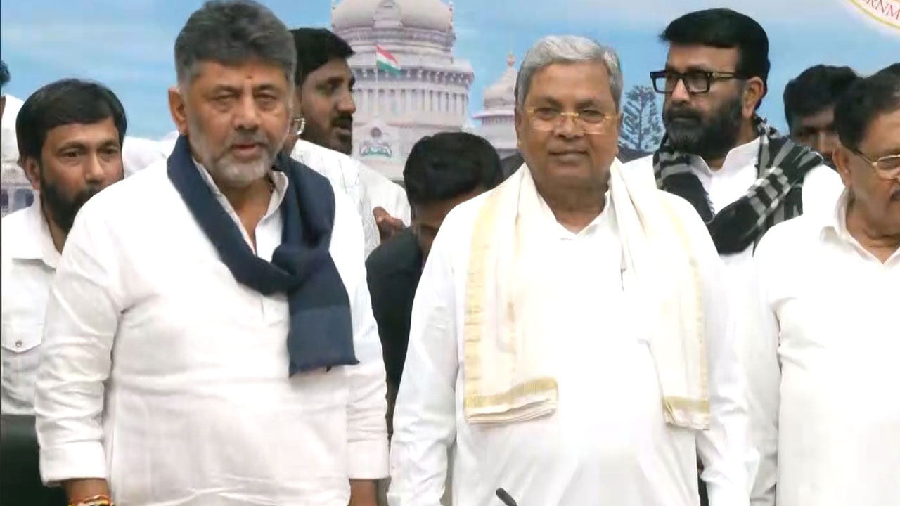 Siddaramaiah, Accompanied By Successor DK Shivakumar, Submits Resignation