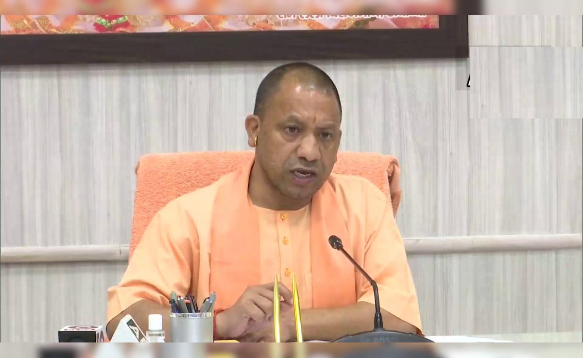 यूपी में शुरू हो सकते हैं ऑनलाइन क्लासेस और वर्क फ्रॉम होम, सीएम योगी कर रहे अहम बैठक