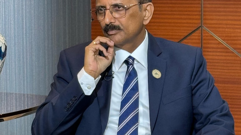 SBI Sees Visibility To Raise $10 Billion Through FCNR-B Deposits By September: Chairperson