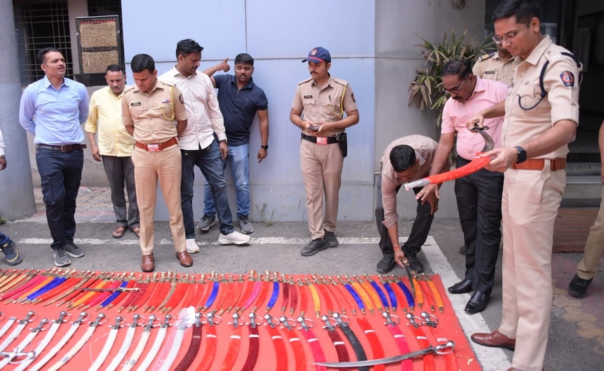ऑपरेशन क्रैकडाउन: नांदेड में मिला हथियारों का जखीरा, 470 तलवारें और 209 खंजर समेत बड़ी संख्या में चाकू बरामद