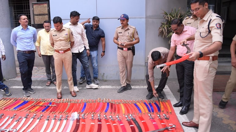 ऑपरेशन क्रैकडाउन: नांदेड में मिला हथियारों का जखीरा, 470 तलवारें और 209 खंजर समेत बड़ी संख्या में चाकू बरामद
