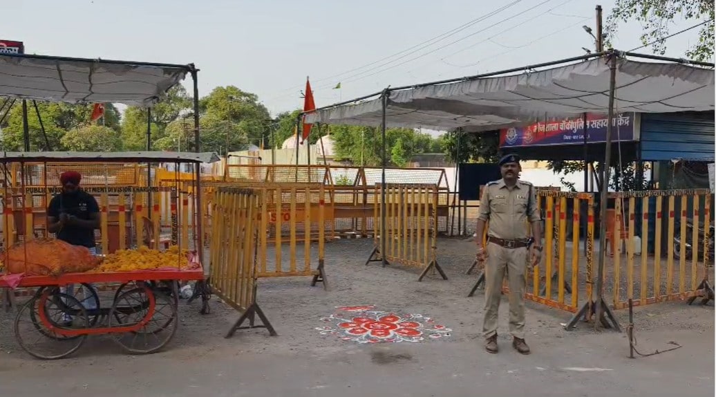 भोजशाला परिसर के बाहर चाक-चौबंद है सुरक्षा-व्यवस्था