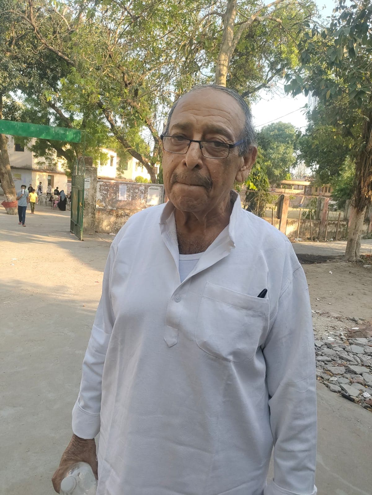 71-Year-Old Ashok Bahar Appears for NEET Exam in Lucknow