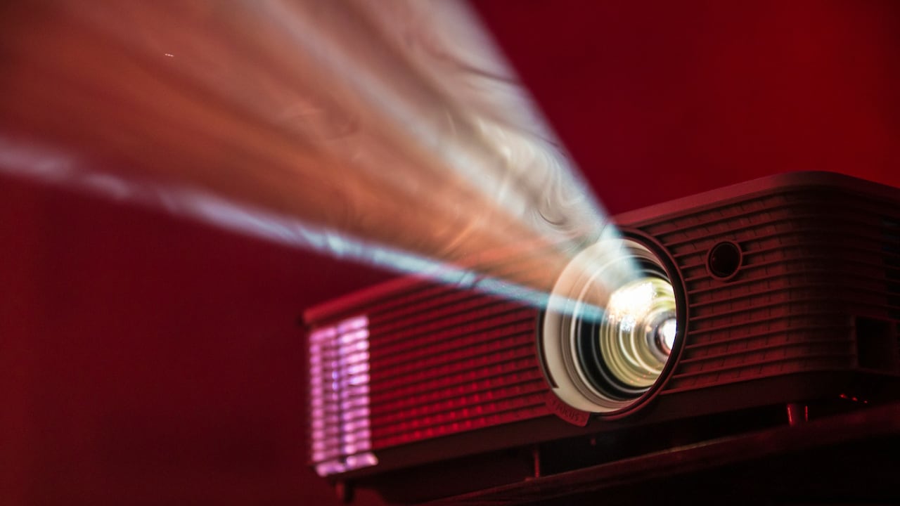 10 things to consider when choosing a projector for home