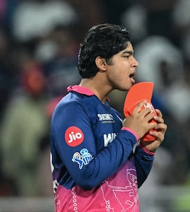 Vaibhav Sooryavanshi Heartbroken, Breaks Down After Rajasthan Royals Miss Out On IPL 2026 Final