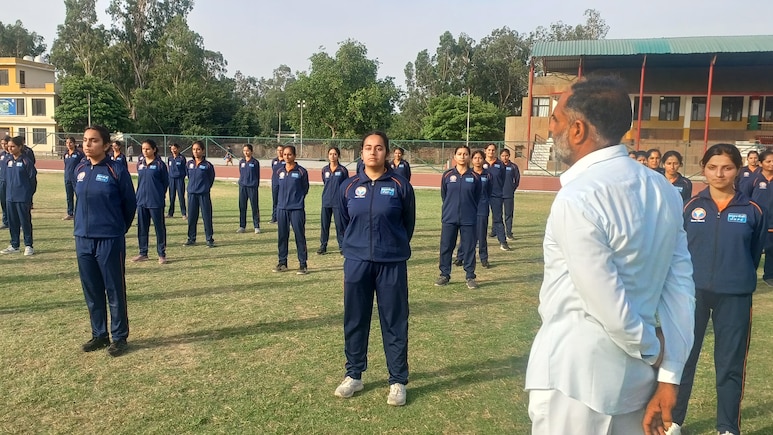 Winds Of Change In J&K: Rural Girls Train To Join Police, Serve Nation