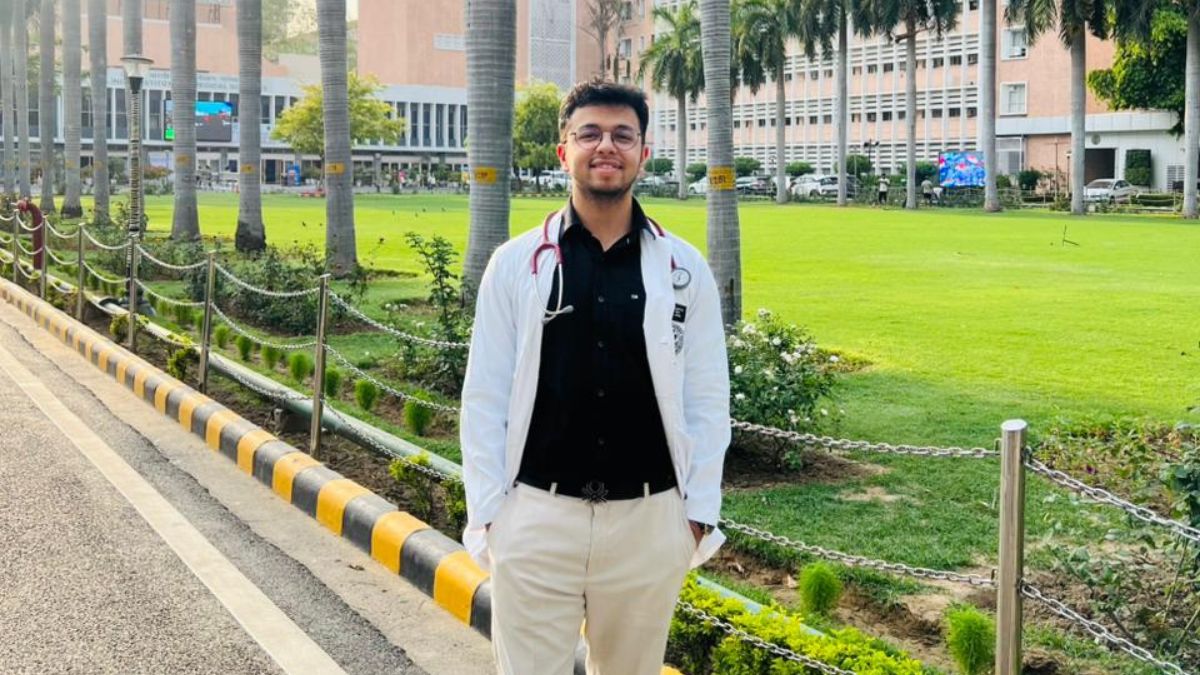 NEET के लिए कितने घंटे पढ़ें? AIR-1 तन्मय गुप्ता ने बताया अपना सीक्रेट टाइम टेबल और स्ट्रेटजी