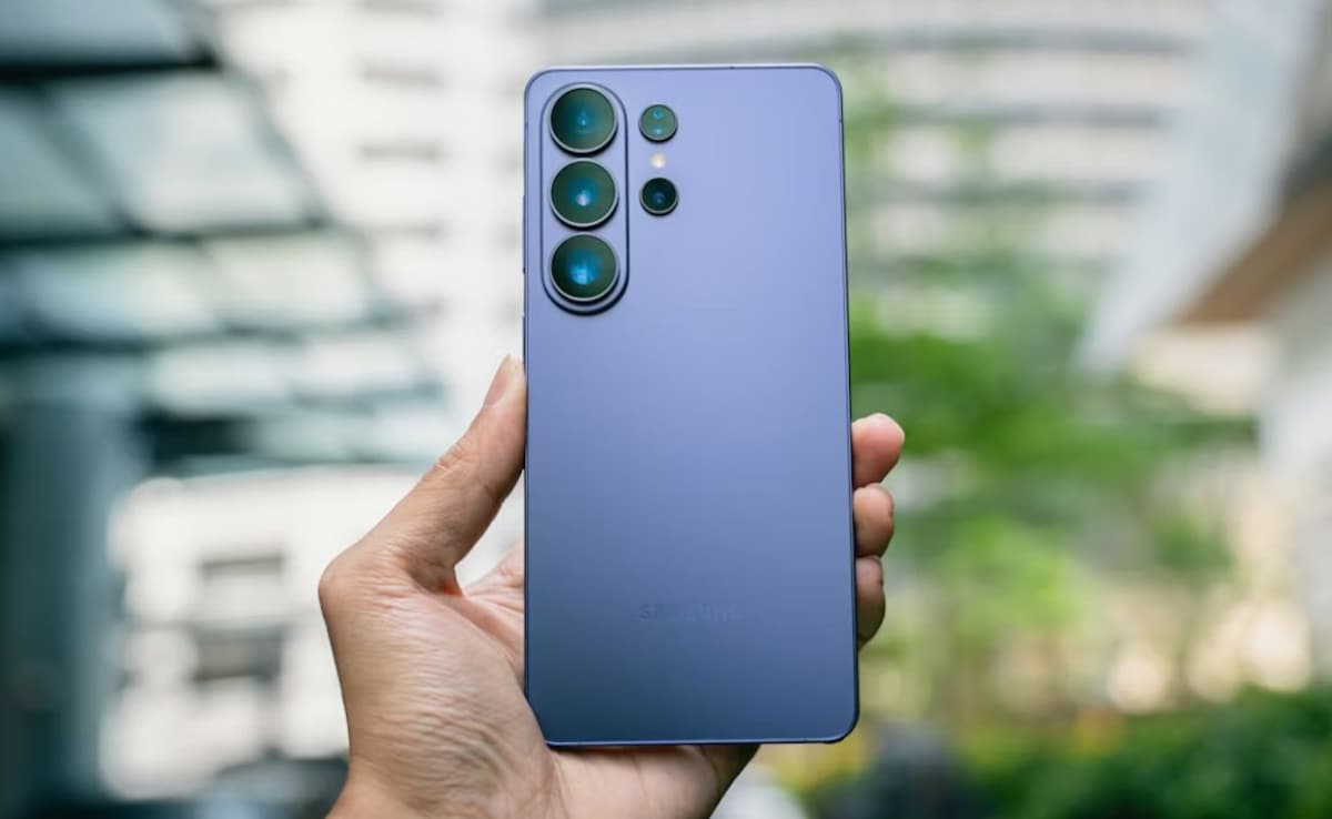 Samsung लवर्स के लिए बड़ी खुशखबरी: Galaxy S26 सीरीज अब आपकी बजट में, जानिए नई कीमतें!
