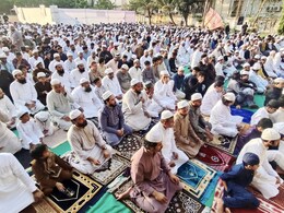 ईदगाह में जगह कम पड़ी तो सड़कों पर हुई नमाज, गाय को राष्ट्रीय पशु बनाने की मांग.. यूं मनी बिहार में बकरीद