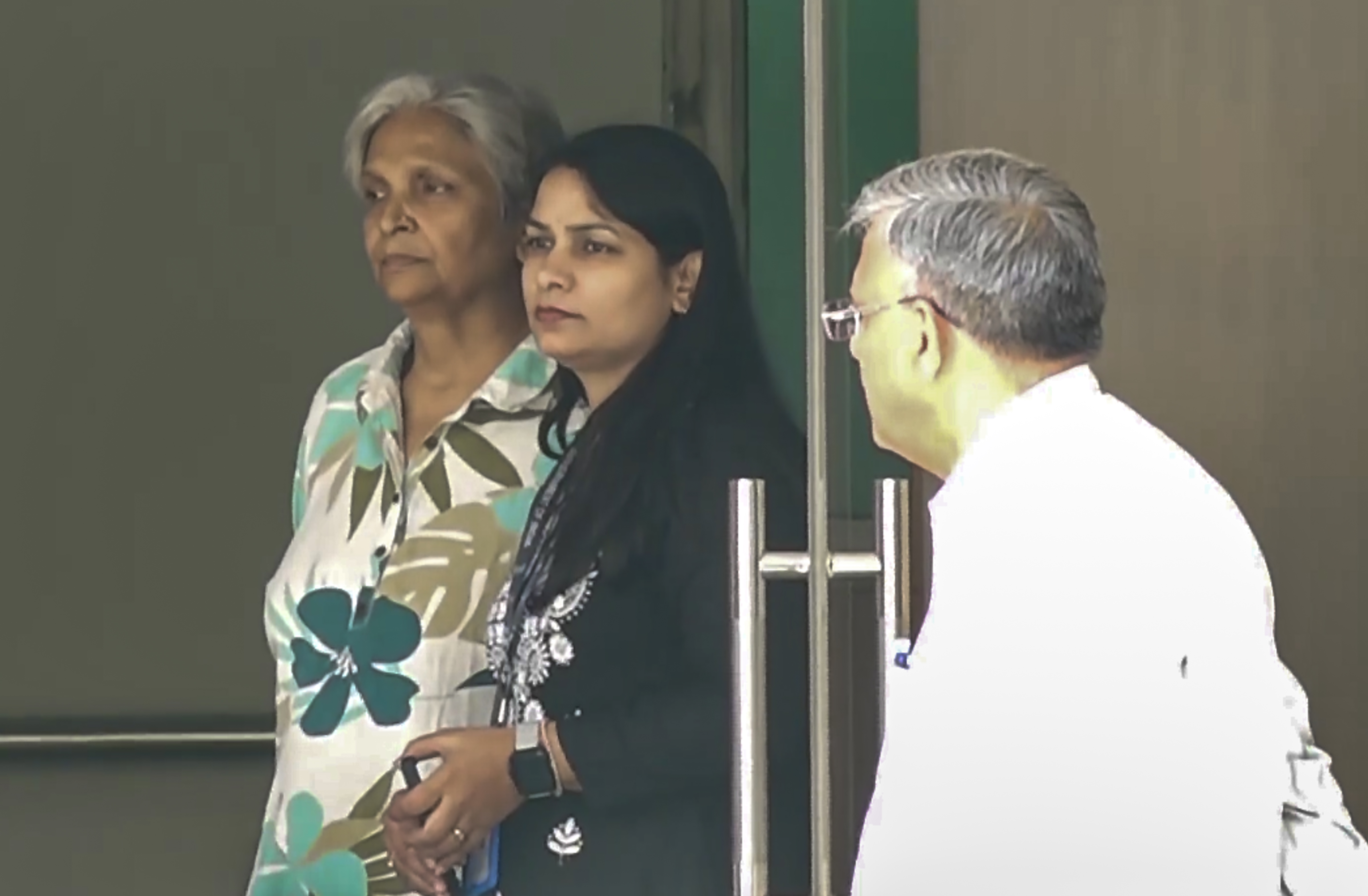 NDTV को मिले वो 20 सवाल जो CBI ने ट्विशा की सास रिटायर्ड जज गिरिबाला सिंह से पूछे; अब भी फरार है ससुर
