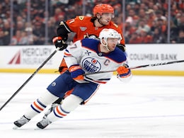 Edmonton Fires Knoblauch as Connor McDavid Admits Oilers Are Average Team With High Expectations
