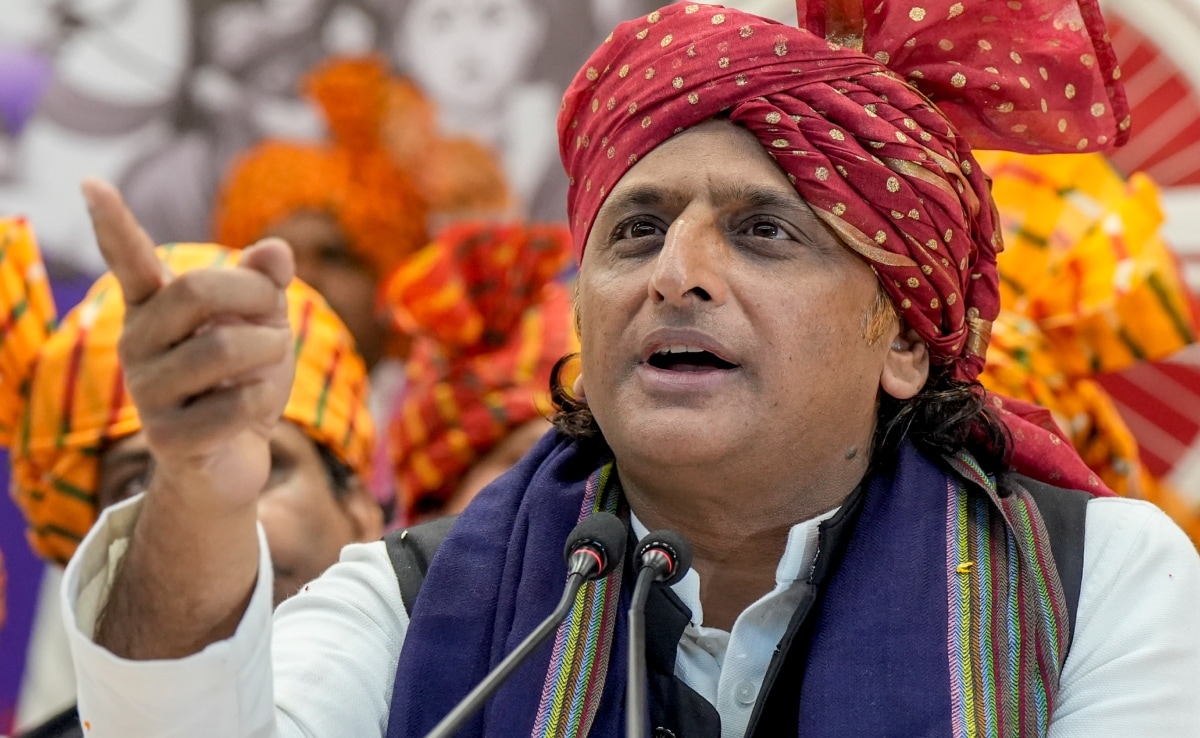 अखिलेश यादव ने पिछड़ा, दलित और अल्पसंख्यकों का वोट साधने के लिए पीडीए फार्मूला दिया है. अखिलेश यादव ने पिछड़ा, दलित और अल्पसंख्यकों का वोट साधने के लिए पीडीए फार्मूला दिया है.