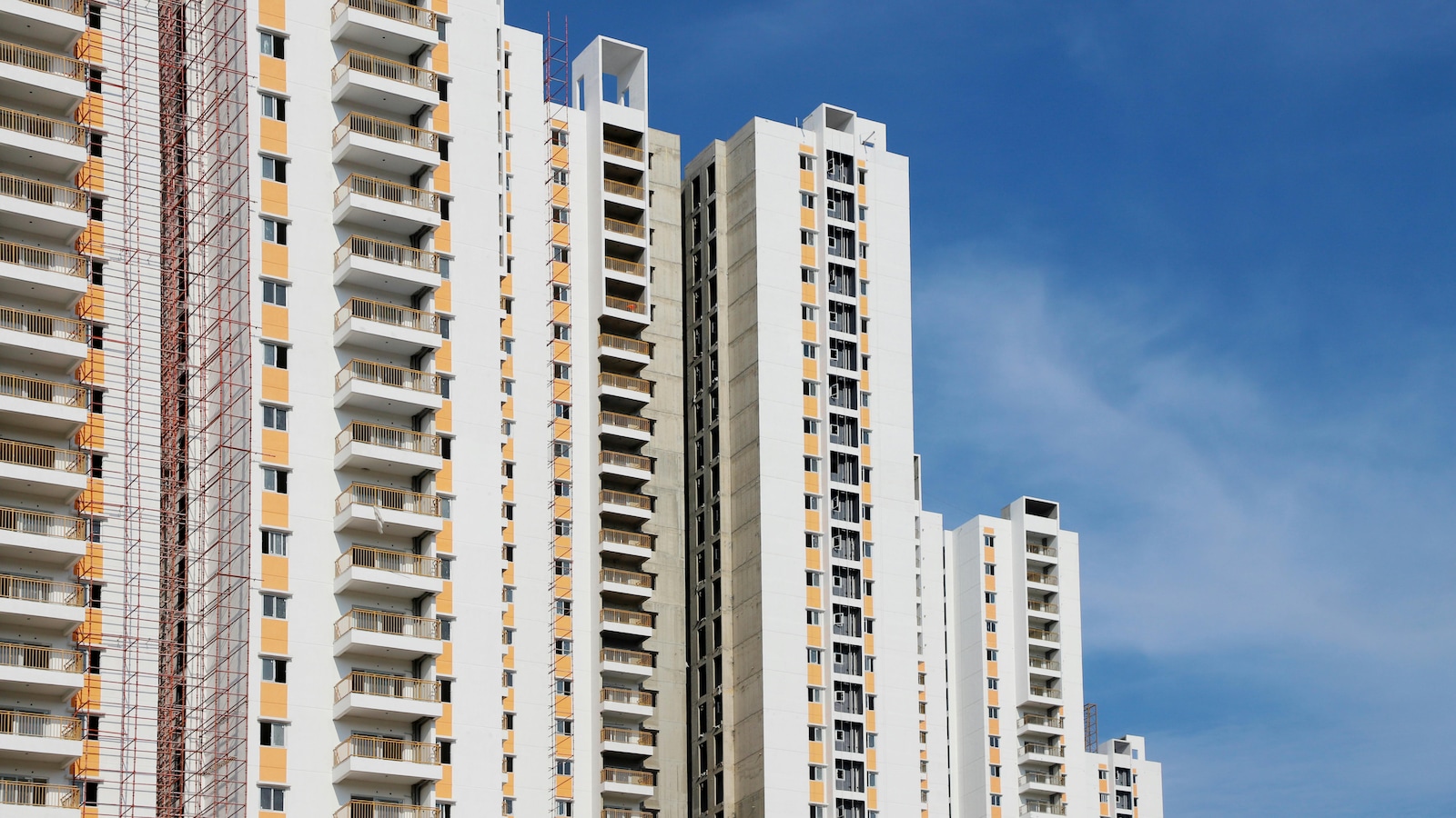 Bengaluru Residents Report Challenges in Flat Ownership and Living Conditions