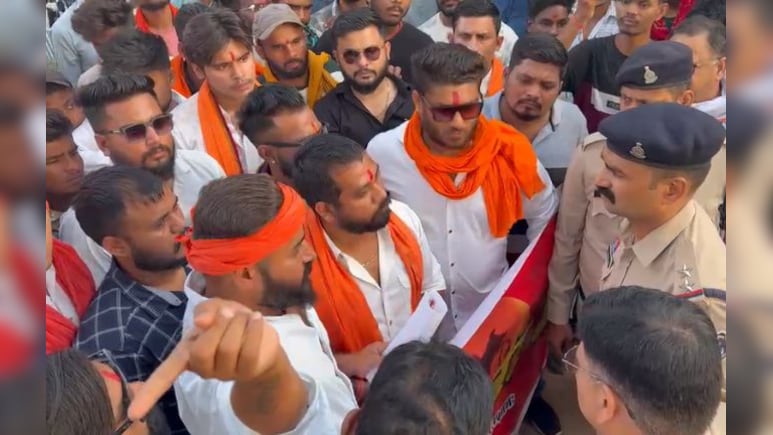 'फेक मैरिज इवेंट' से मचा बवाल, हिंदू युवा मंच ने कहा- पहले अपनी बेटी की नकली शादी करके दिखाए&nbsp;