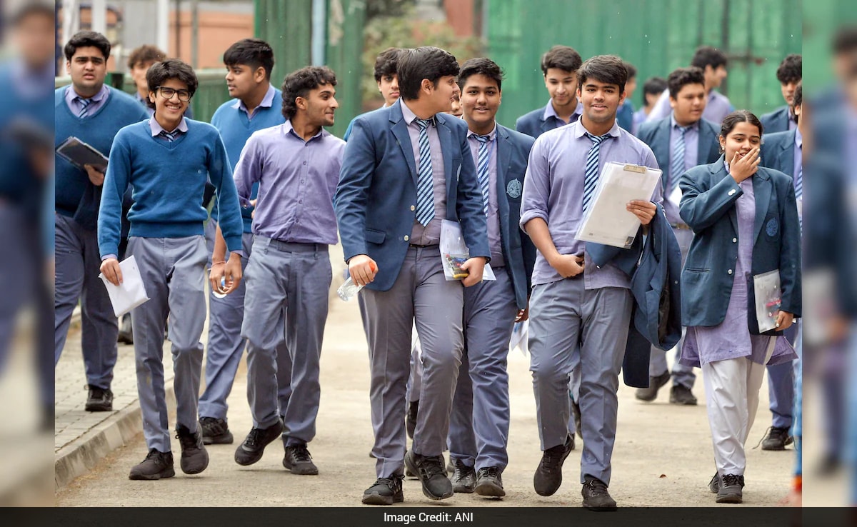CBSE कक्षा 12वीं रिजल्ट को लेकर क्या चल रहा है विवाद, जिसको लेकर बोर्ड को जारी करना पड़ा बयान