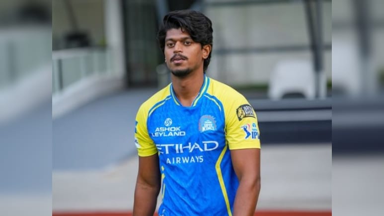 CSK की नहीं कम हो रही हैं मुसीबतें, 28 वर्षीय खिलाड़ी का टूटा पैर, IPL से हुआ बाहर