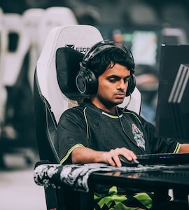 Nihal Sarin Qualifies For Esports World Cups Chess Event