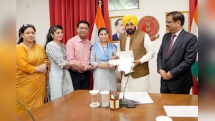 CM मान ने 12वीं के टॉपर्स को किया सम्मानित, बोले- शिक्षा के पुनरुत्थान में बड़ी भूमिका निभा रही हैं बेटियां