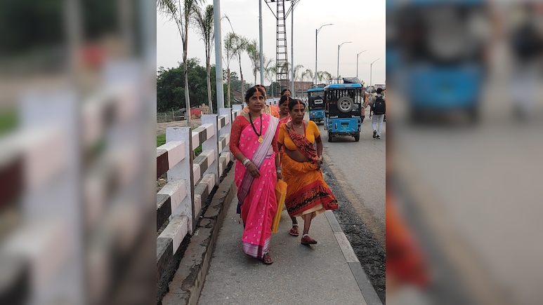 भंसार के नियमों ने बढ़ाई नेपाल के लोगों की परेशानी, 5000 तक की खरीद पर टैक्स नहीं लेने की मांग