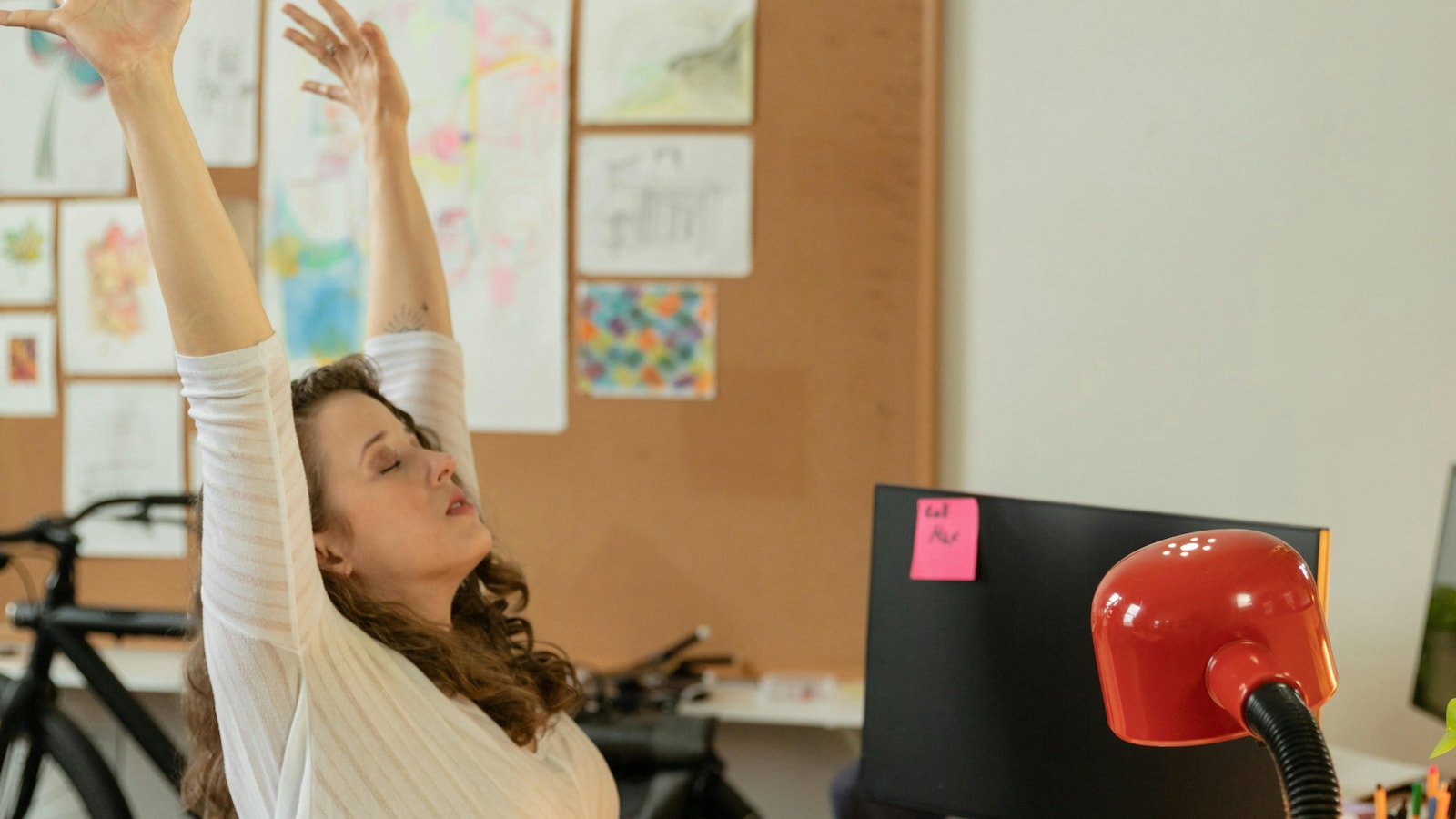 Tips To Combat Health Risks Of Sitting All Day