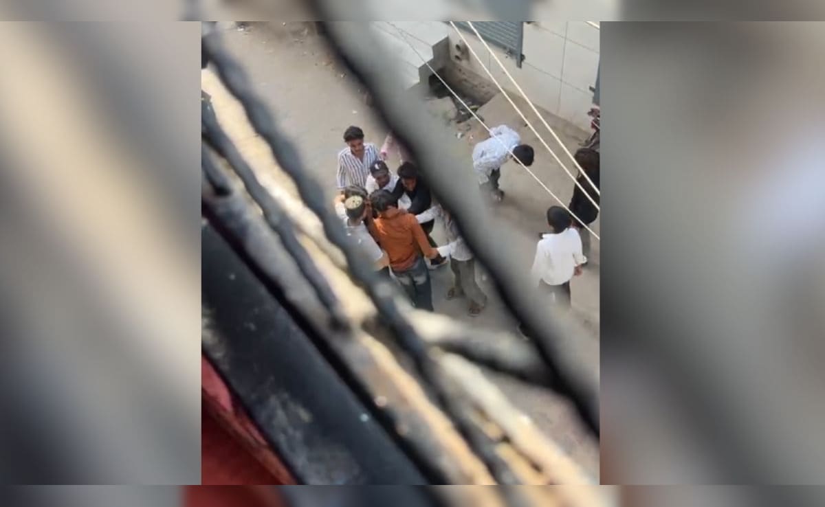 गाजियाबाद में सूर्या की हत्या से ठीक पहले का VIDEO, घेरकर खड़े थे आरोपी; बकरीद के दिन चाकू घोंपकर उतारा था मौत के घाट