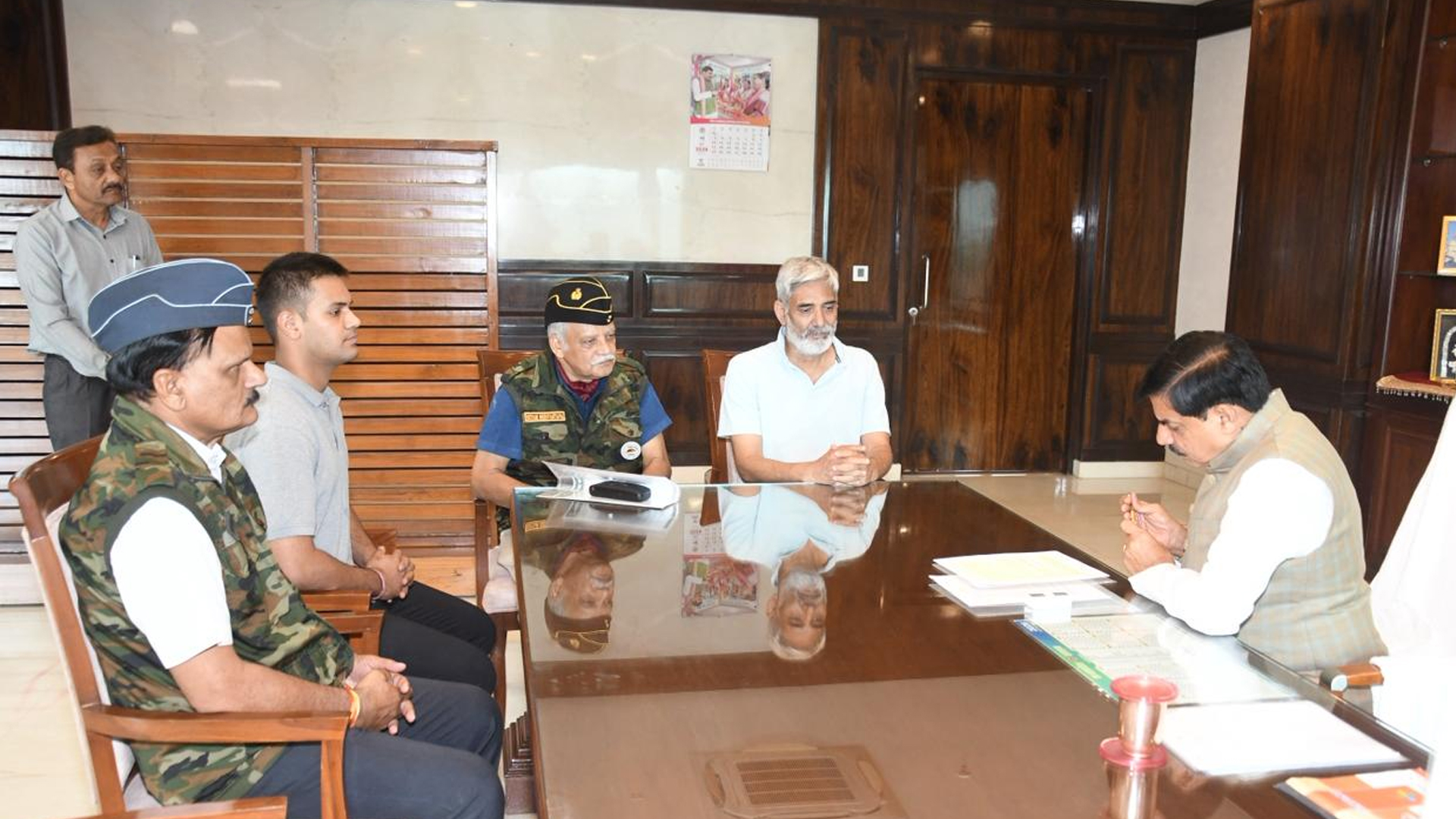 CM Mohan Yadav Meets Twisha's Family, Announces CBI Investigation