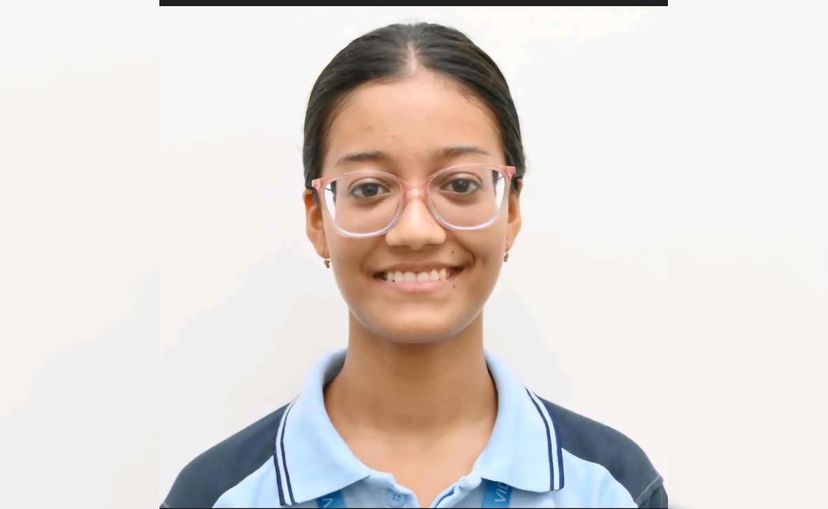 10 से 12 घंटे पढ़ाई... UP के छोटे से गांव की लड़की ने CBSE 12वीं बोर्ड में हासिल किए 98%, पढ़ें Success Story