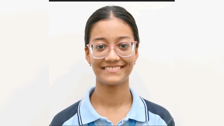 10 से 12 घंटे पढ़ाई... UP के छोटे से गांव की लड़की ने CBSE 12वीं बोर्ड में हासिल किए 98%, पढ़ें Success Story