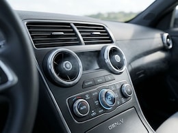 Summer Car Tips: भीषण गर्मी में गाड़ी को ठंडा रखने के लिए अपनाएं ये AC टिप्स, ड्राइवर जान लें ये काम की बात