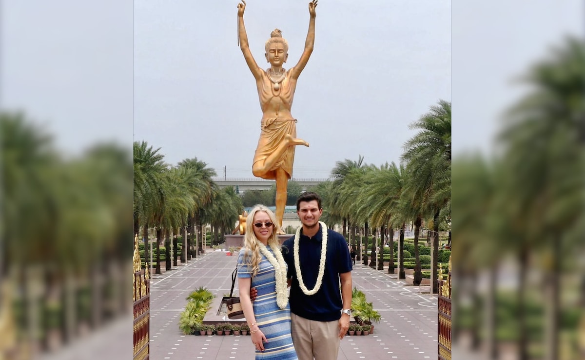 Donald Trump's Daughter Tiffany Visits Akshardham Temple, Taj Mahal During India Trip