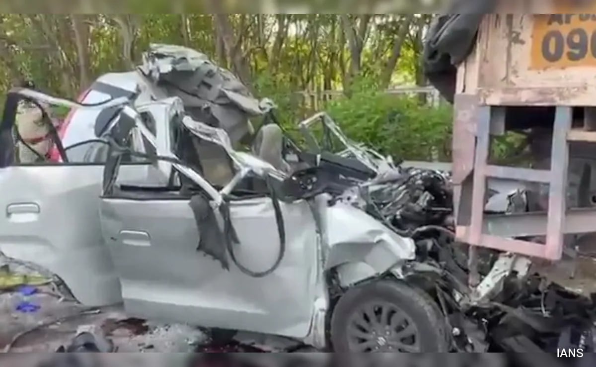 6 Of Family Killed As Speeding Car Rams Parked Truck In Hyderabad