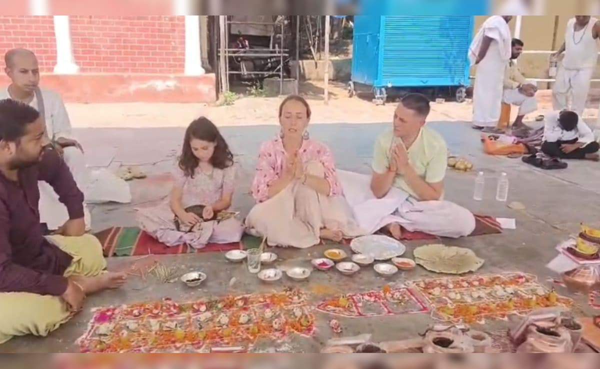 धार्मिक अनुष्ठान कर पिंडदान किया