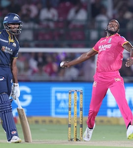 RR vs GT LIVE Score, IPL 2026: Umpires Cant Help But Smile As Jofra Archer Bowls 4 Wides, 1 No-Ball In 1st Over